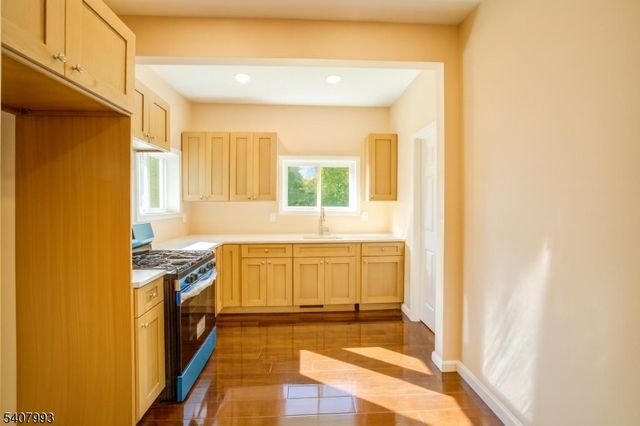 153 Walnut St 2, Montclair Twp., NJ 07042