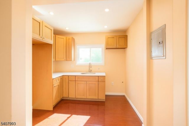 153 Walnut St 2, Montclair Twp., NJ 07042