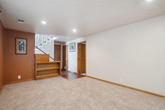 122 Park Lane, Waterloo, IA 50702