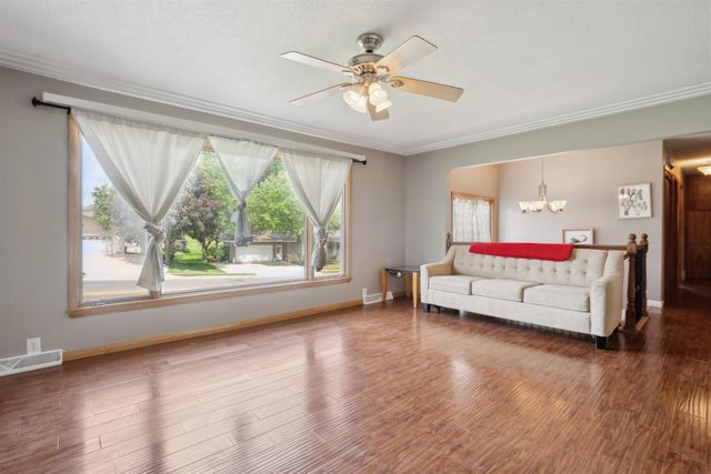 122 Park Lane, Waterloo, IA 50702