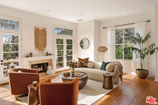 2640 N Commonwealth Avenue, Los Angeles, CA 90027