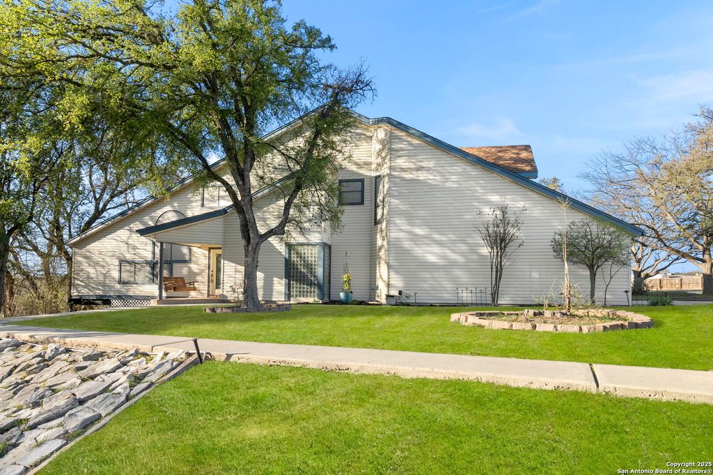 805 Summerwood, New Braunfels, TX 78130