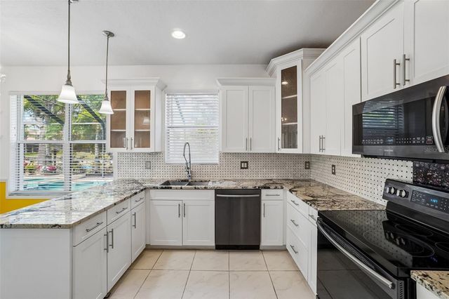 18032 MALAKAI ISLE DRIVE, Tampa, FL 33647