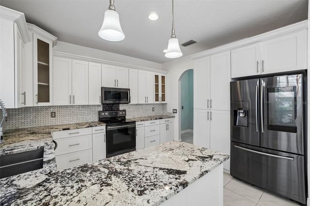 18032 MALAKAI ISLE DRIVE, Tampa, FL 33647