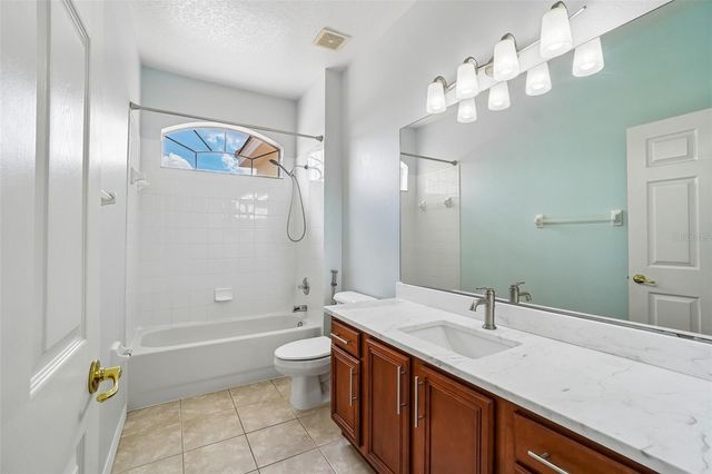 18032 MALAKAI ISLE DRIVE, Tampa, FL 33647