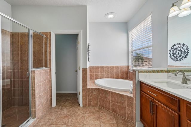 18032 MALAKAI ISLE DRIVE, Tampa, FL 33647