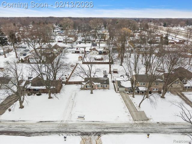 37106 Farley Street, Clinton Township, MI 48036