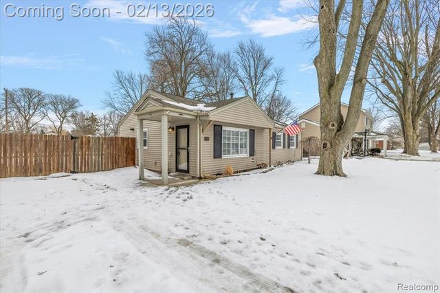 37106 Farley Street, Clinton Township, MI 48036