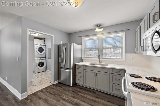 37106 Farley Street, Clinton Township, MI 48036