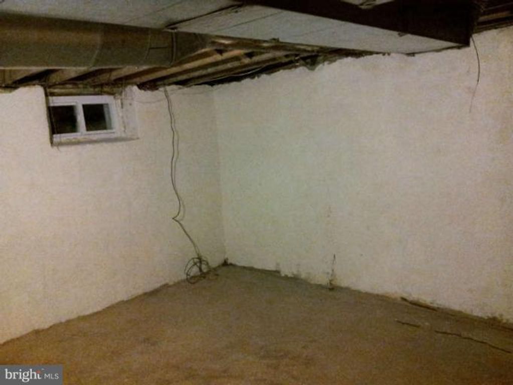 Image 3 of property listing at 20 N ROSEDALE ST, Baltimore, MD 21229