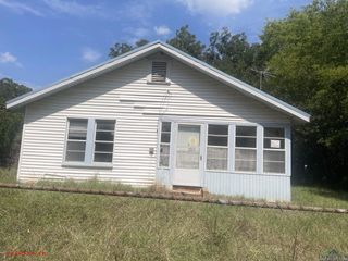 2403 Holmes Road, Marshall, TX 75672