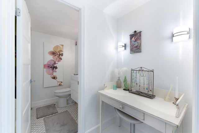 2600 N Flagler Drive 205, West Palm Beach, FL 33407