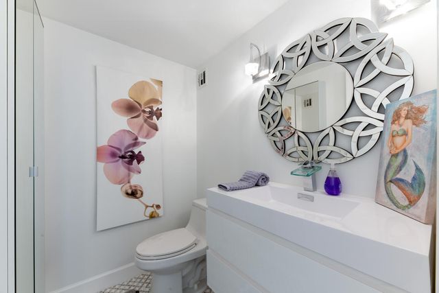 2600 N Flagler Drive 205, West Palm Beach, FL 33407