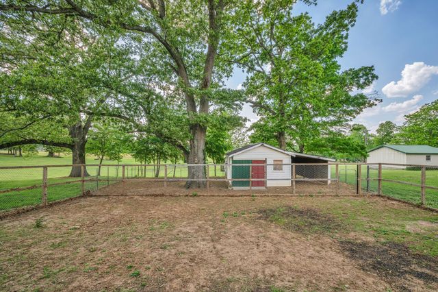 5912 Old Church Rd, Springfield, TN 37172