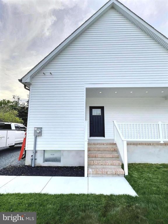 Image 14 of property listing at 110 N SCHOOL ST, Greensboro, MD 21639
