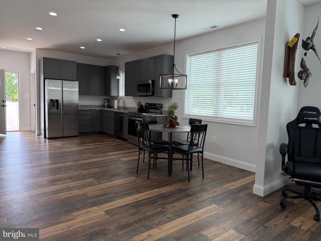 Image 25 of property listing at 110 N SCHOOL ST, Greensboro, MD 21639