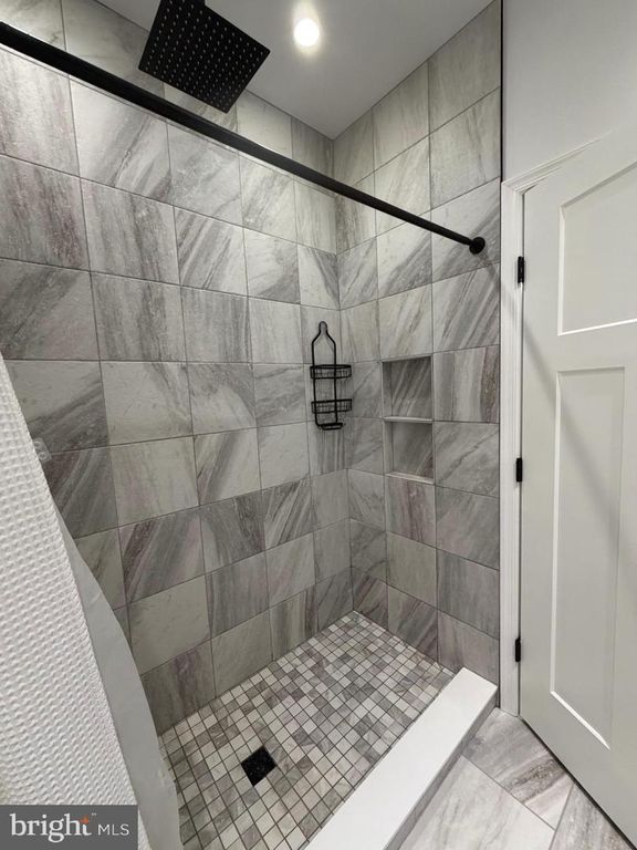 Image 33 of property listing at 110 N SCHOOL ST, Greensboro, MD 21639
