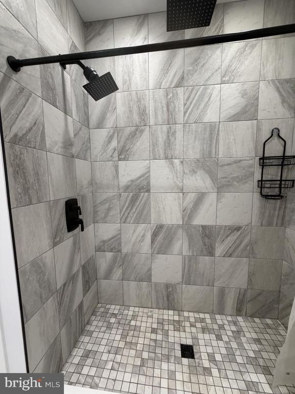 Image 35 of property listing at 110 N SCHOOL ST, Greensboro, MD 21639