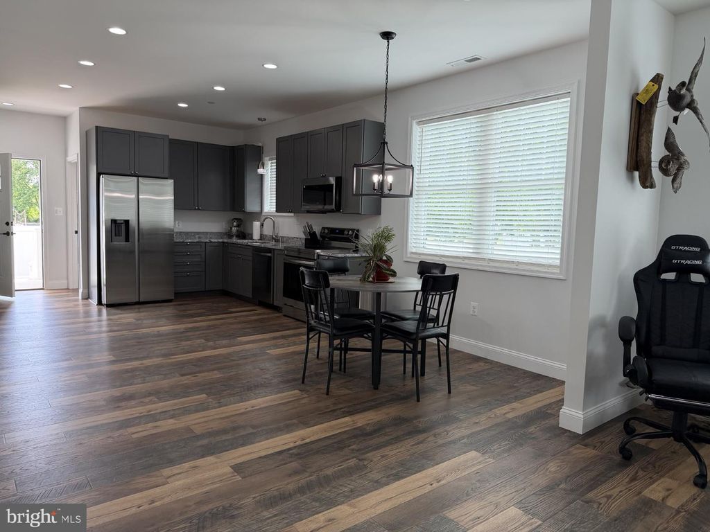 Image 39 of property listing at 110 N SCHOOL ST, Greensboro, MD 21639