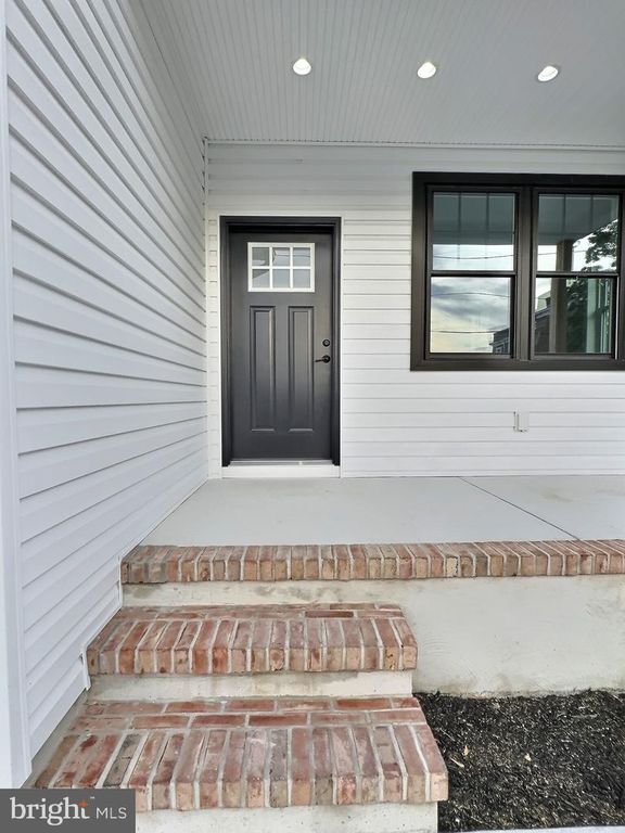 Image 4 of property listing at 110 N SCHOOL ST, Greensboro, MD 21639