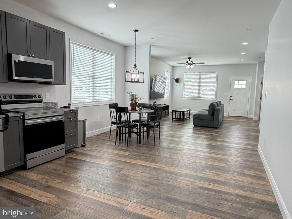 Image 59 of property listing at 110 N SCHOOL ST, Greensboro, MD 21639