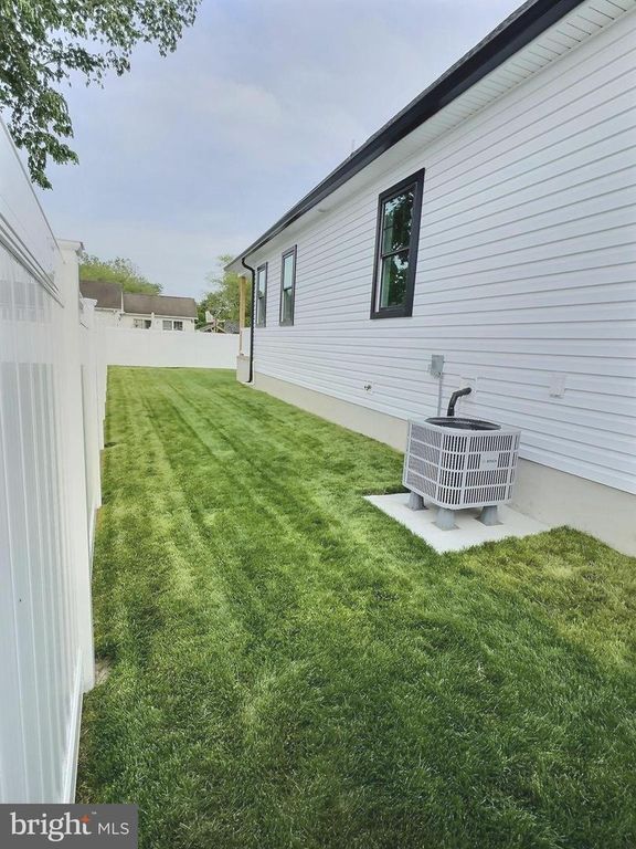 Image 6 of property listing at 110 N SCHOOL ST, Greensboro, MD 21639
