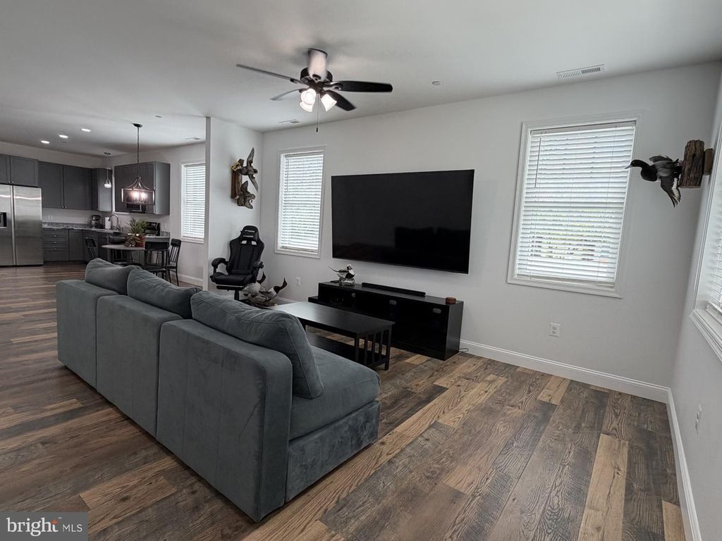 Image 61 of property listing at 110 N SCHOOL ST, Greensboro, MD 21639