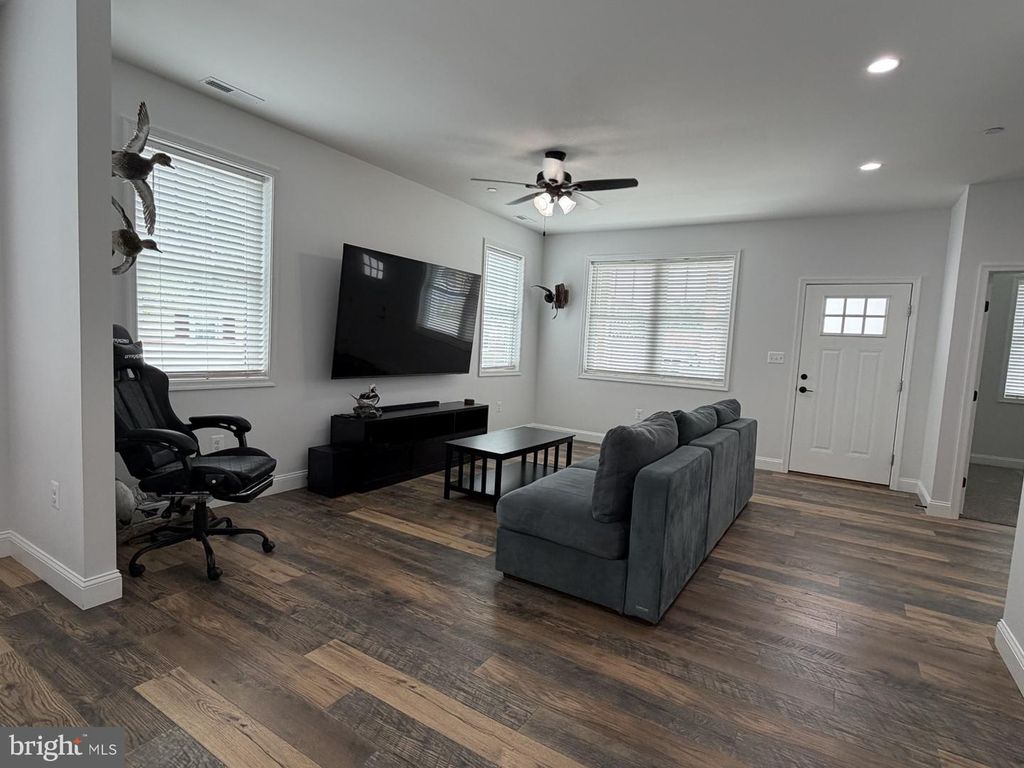 Image 63 of property listing at 110 N SCHOOL ST, Greensboro, MD 21639