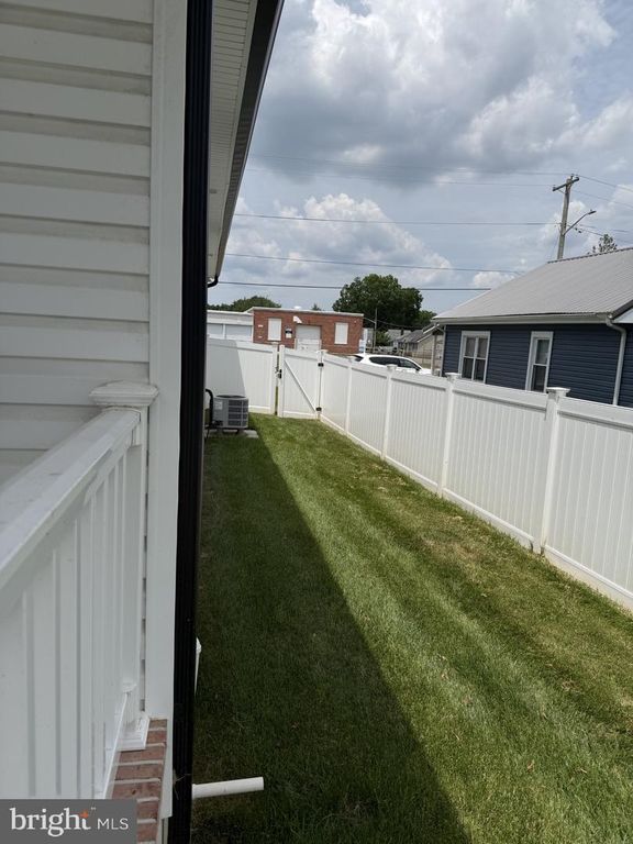 Image 68 of property listing at 110 N SCHOOL ST, Greensboro, MD 21639
