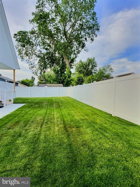Image 7 of property listing at 110 N SCHOOL ST, Greensboro, MD 21639