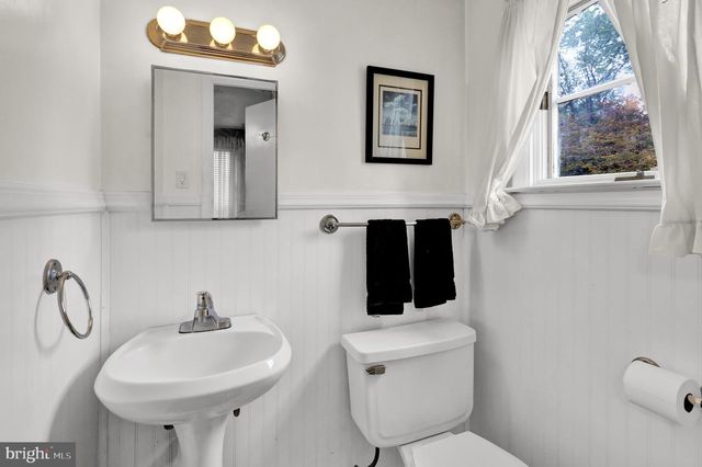 26 WINGERT RD, Wyomissing, PA 19610