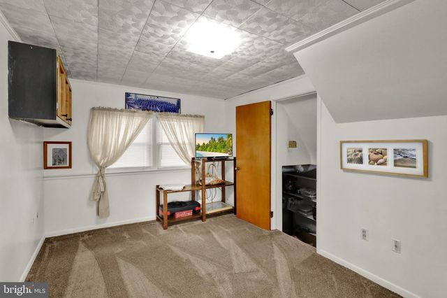 26 WINGERT RD, Wyomissing, PA 19610