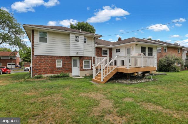 26 WINGERT RD, Wyomissing, PA 19610