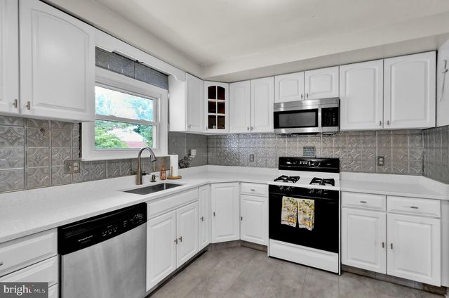 26 WINGERT RD, Wyomissing, PA 19610