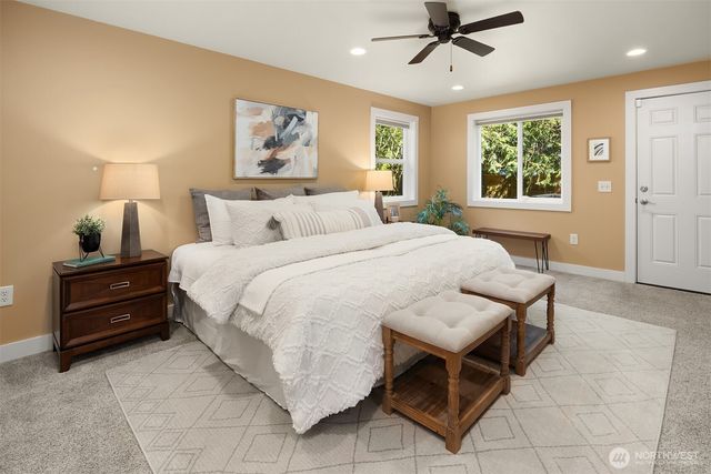 22018 SE 35th Street, Sammamish, WA 98075