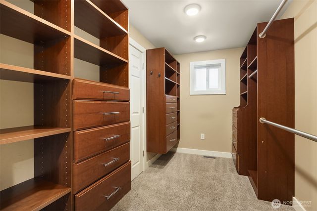 22018 SE 35th Street, Sammamish, WA 98075