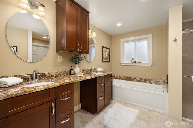 22018 SE 35th Street, Sammamish, WA 98075