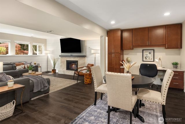 22018 SE 35th Street, Sammamish, WA 98075