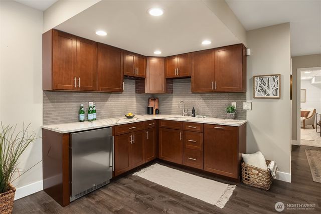 22018 SE 35th Street, Sammamish, WA 98075