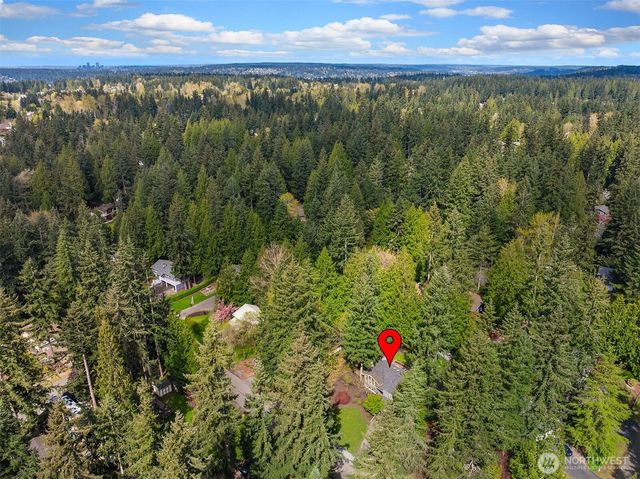 22018 SE 35th Street, Sammamish, WA 98075