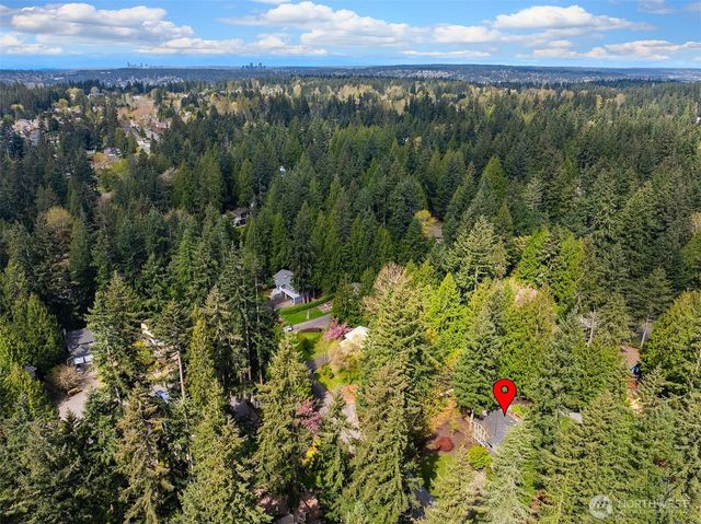 22018 SE 35th Street, Sammamish, WA 98075
