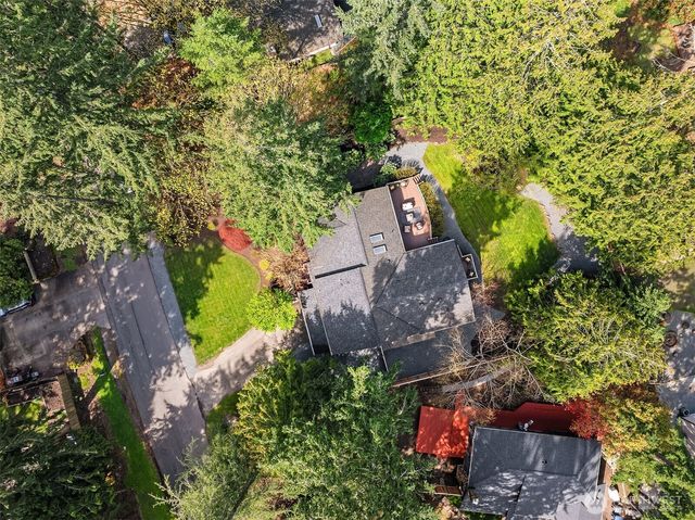 22018 SE 35th Street, Sammamish, WA 98075
