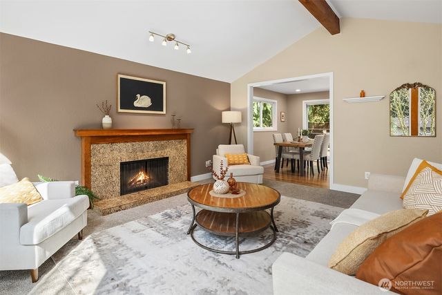 22018 SE 35th Street, Sammamish, WA 98075