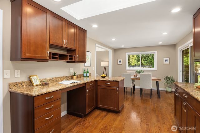 22018 SE 35th Street, Sammamish, WA 98075