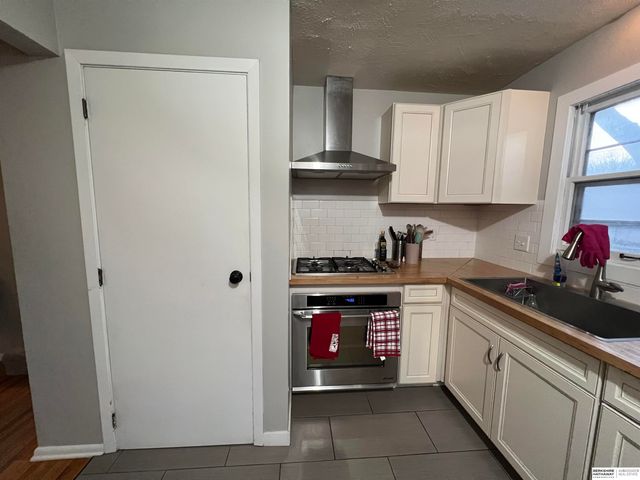 3022 S 120 Street, Omaha, NE 68144