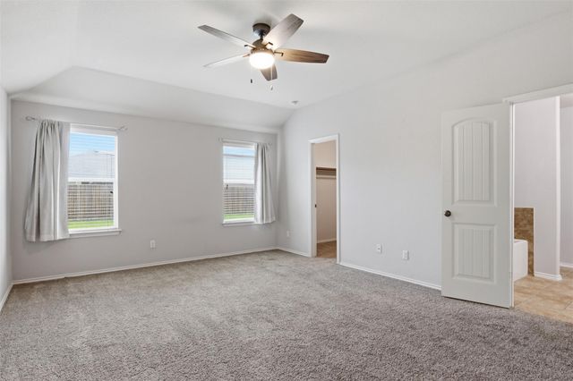 18420 Cloudmore LN, Elgin, TX 78621