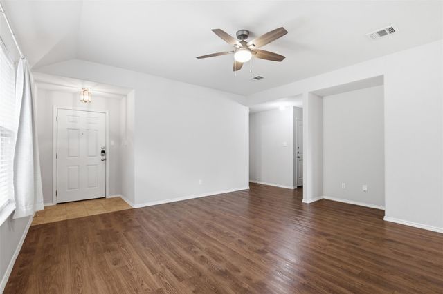 18420 Cloudmore LN, Elgin, TX 78621