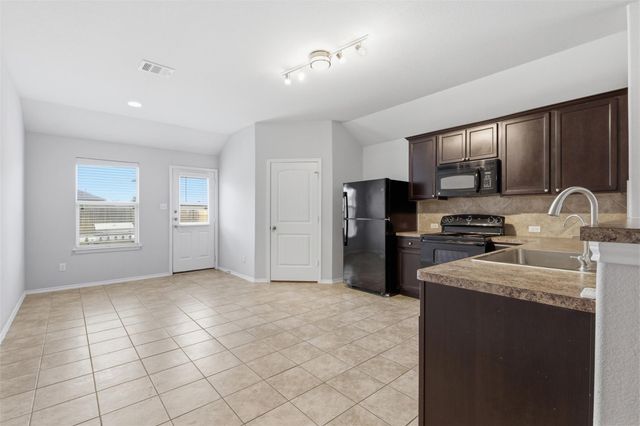 18420 Cloudmore LN, Elgin, TX 78621