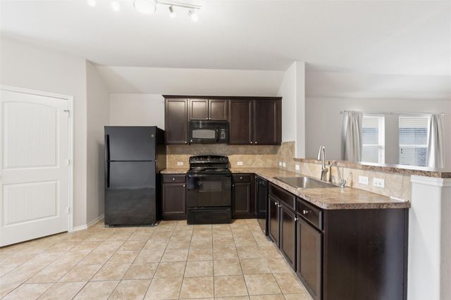 18420 Cloudmore LN, Elgin, TX 78621