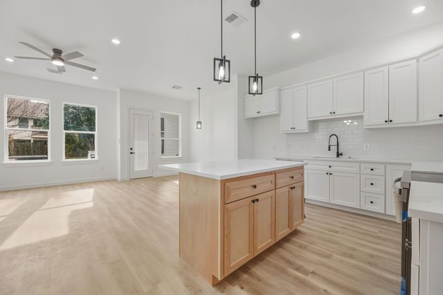 117 Capetown Lane, Conroe, TX 77356